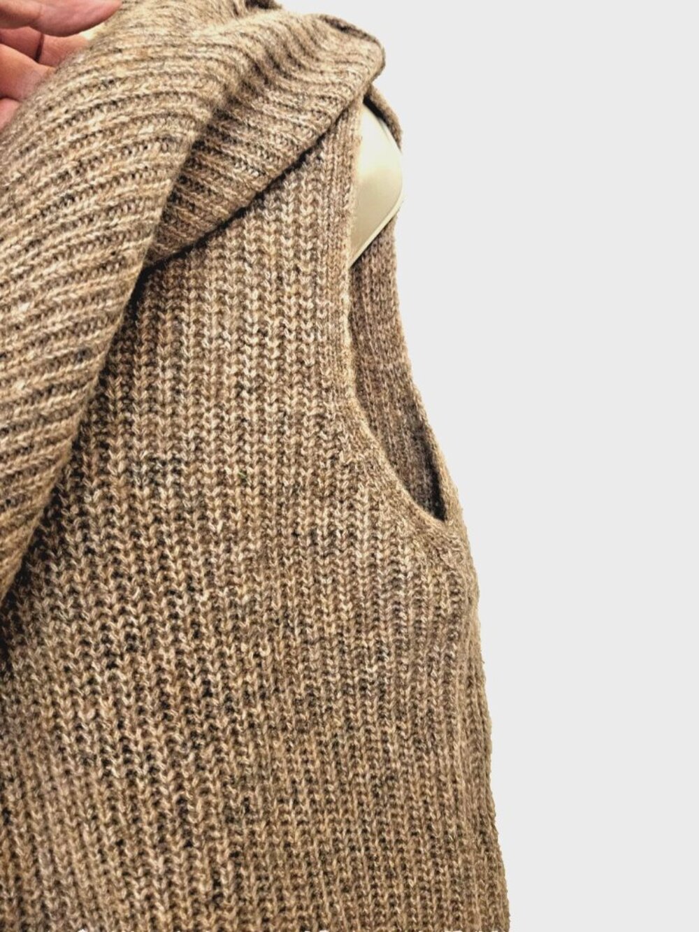 NEW Zara Asymmetrical Sleeveless Knit Sweater Vest Size S Oatmeal Brown NWT - Picture 5 of 8